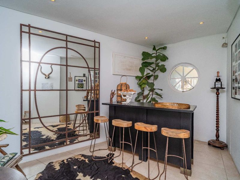 Exclusive Opulent Residence in Prestigious Broadway Precinct!! - Photo 10