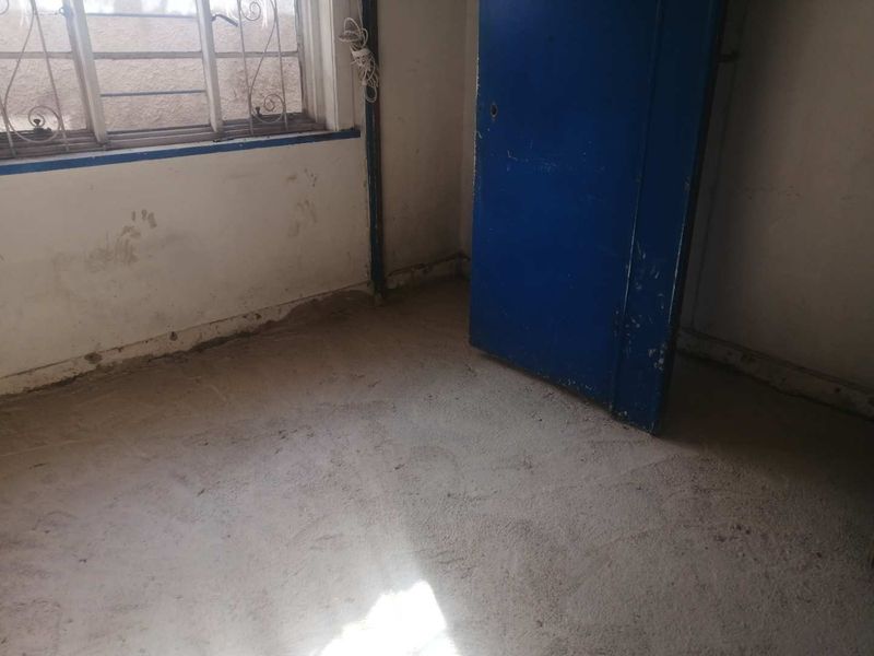 A total renovation is needed! - Photo 9