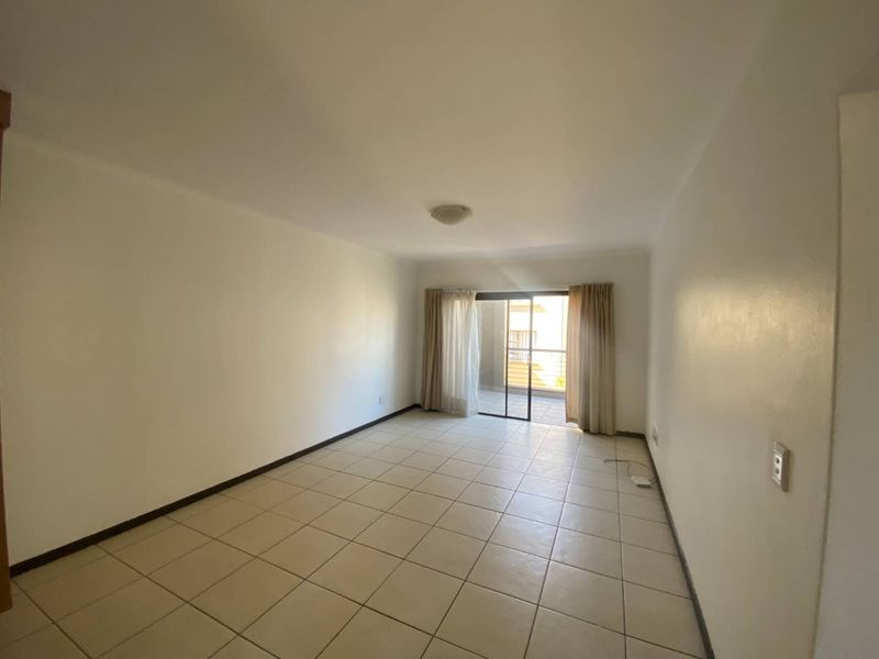 Modern first floor lock up and go unit - Photo 4