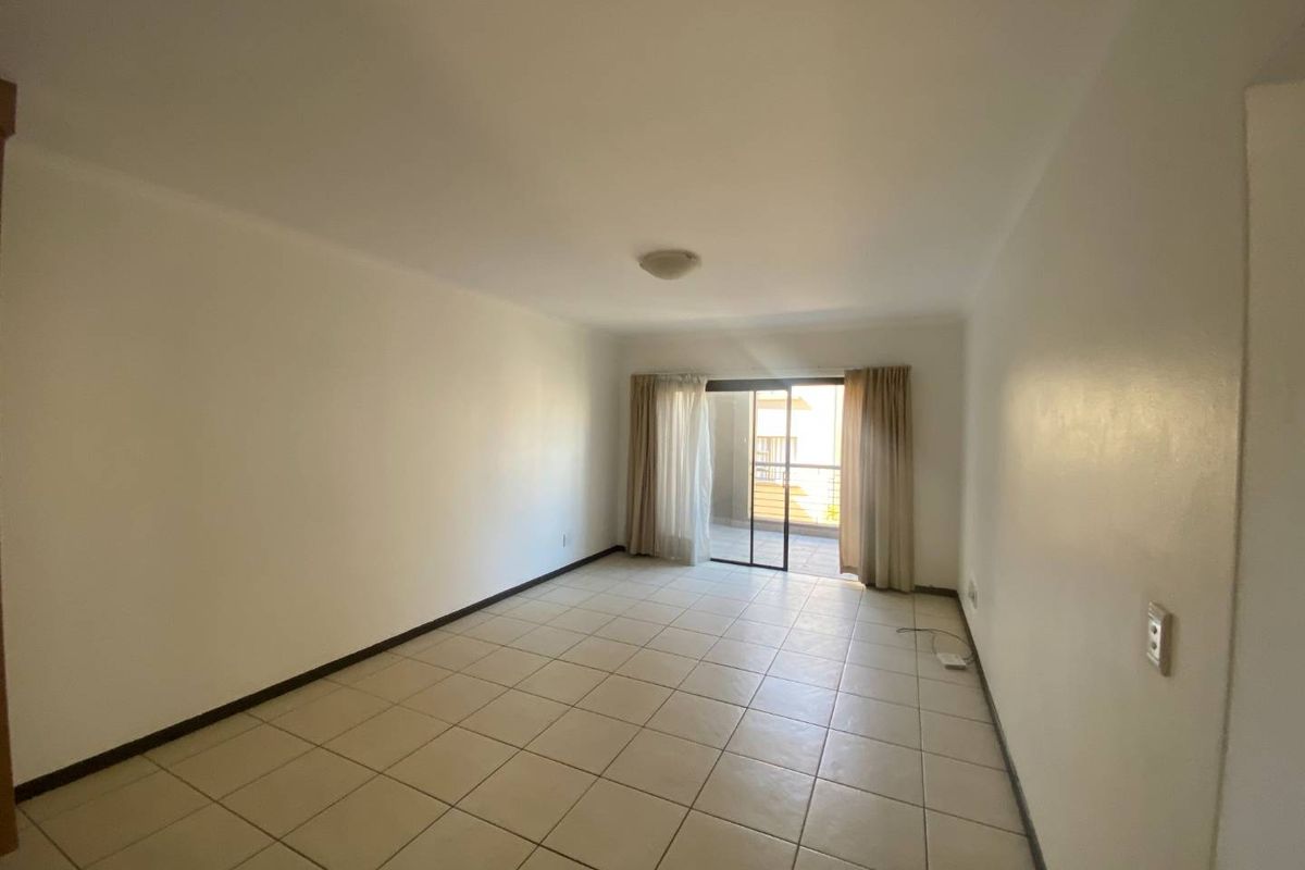 Modern first floor lock up and go unit - Photo 4