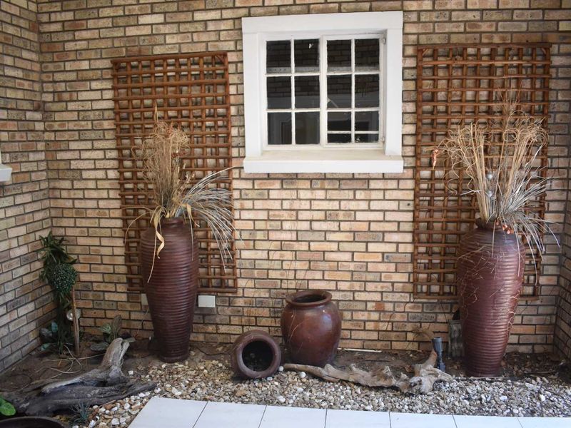 Exclusive home in upmarket area! Serrious seller!!! - Photo 4