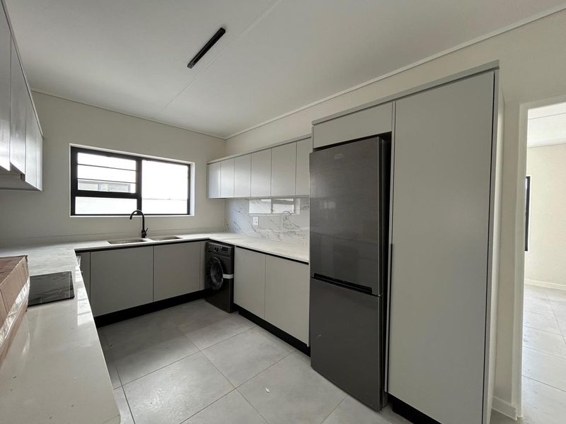 3 Bedroom Apartment - First Floor - Photo 5