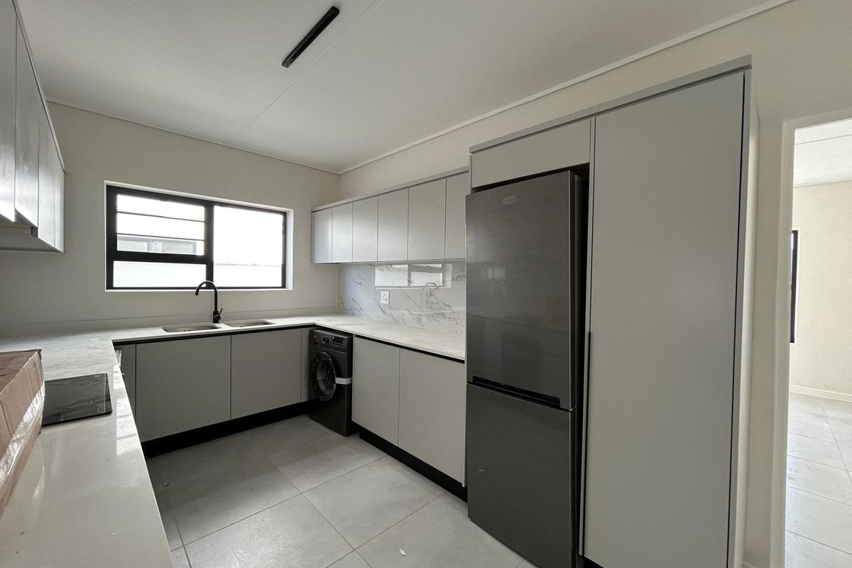 3 Bedroom Apartment - First Floor - Photo 5