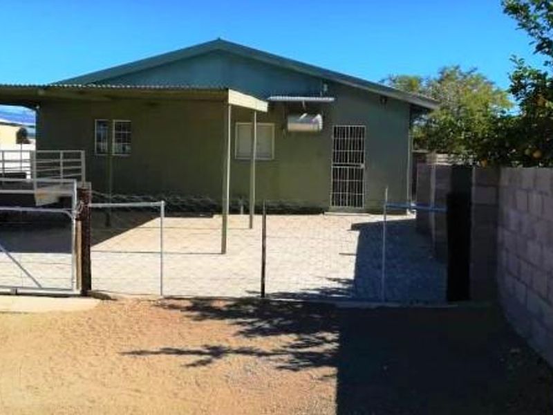 House with Flat for Sale in Westdene, Keetmanshoop - Photo 6
