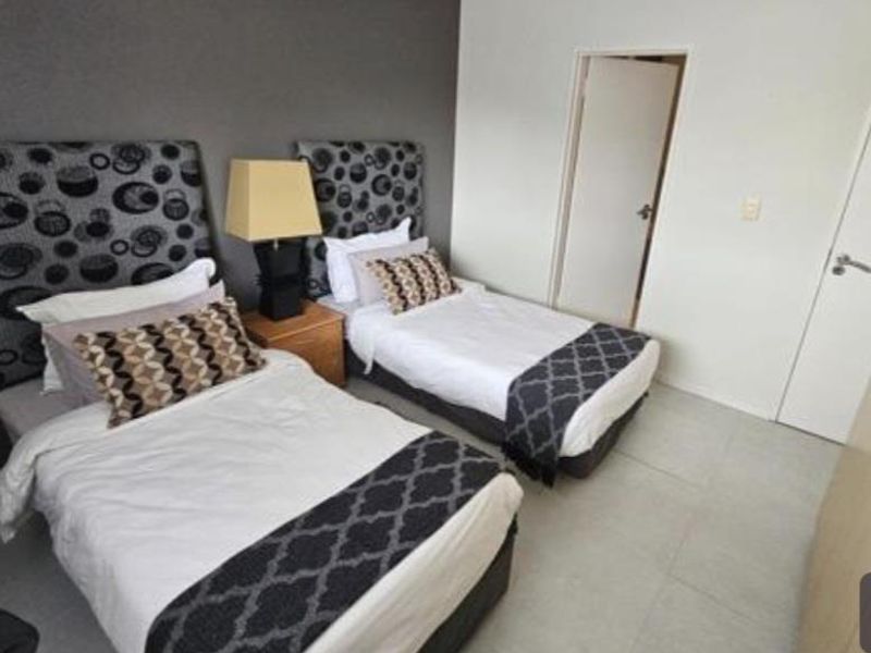 A CHARMING TWO BEDROOM FURNISHED APARTMENT - Photo 10