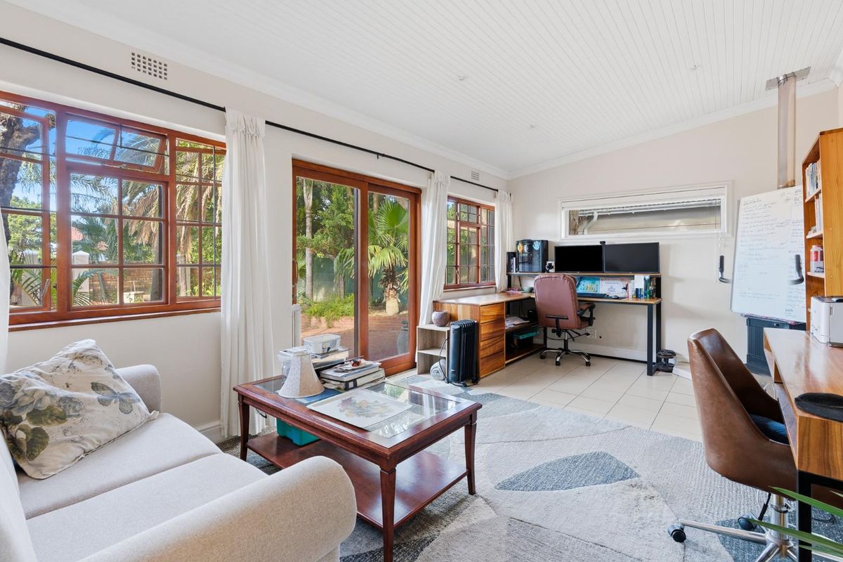 3–4 Bedroom Dreyersdal Family Home with Dual Living Option and Full Solar - Photo 3
