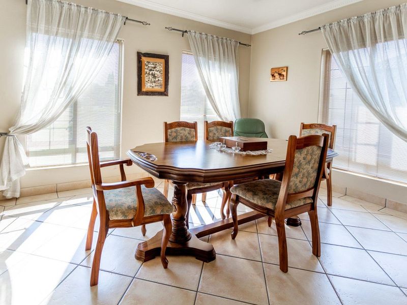 Beautiful 3 Bedroom home in prime location - Photo 6