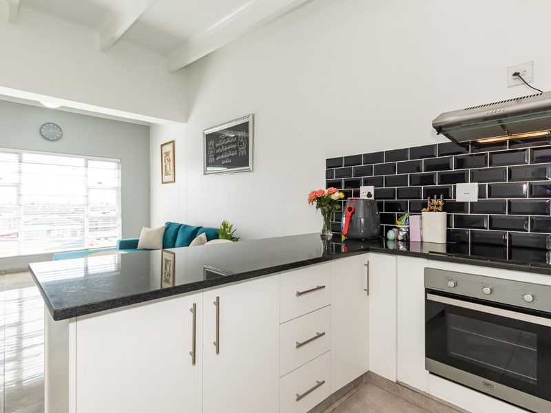 Lock up and go , Secure Undercover Parking - Photo 9