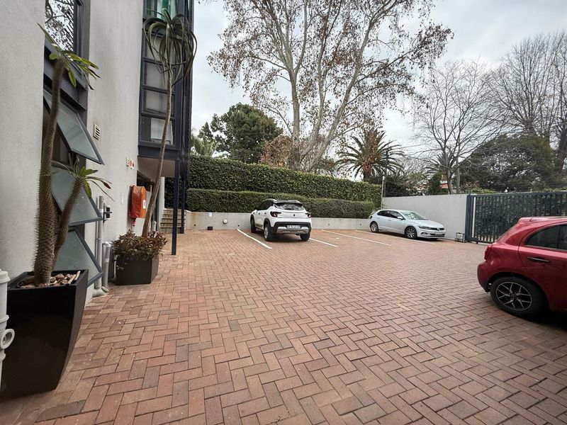 141 Jan Smuts – Ground Floor Stunning Creative Space to Let - Photo 6