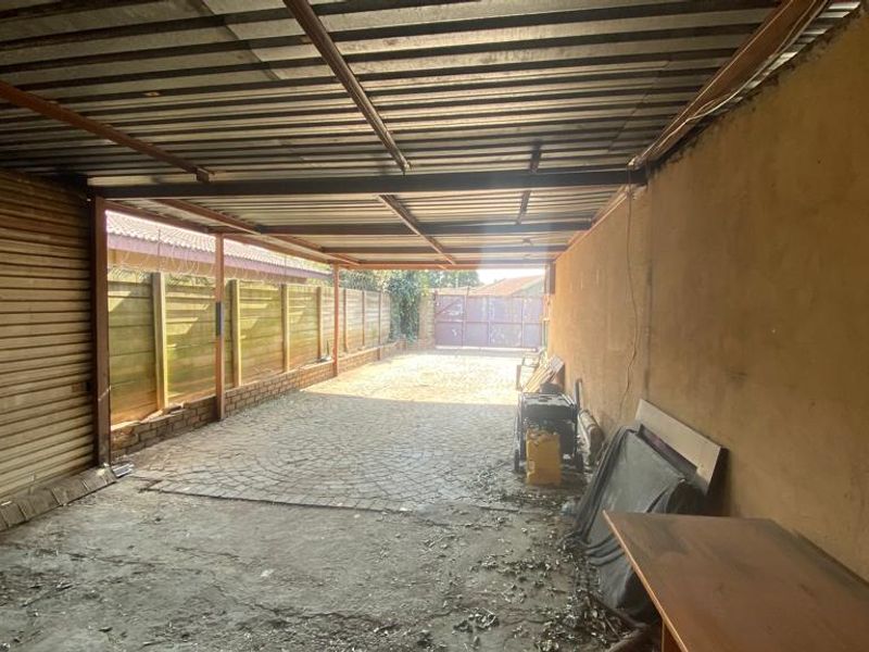 Welcome to Elegance: Spacious Home with Luxurious Features! - Photo 7