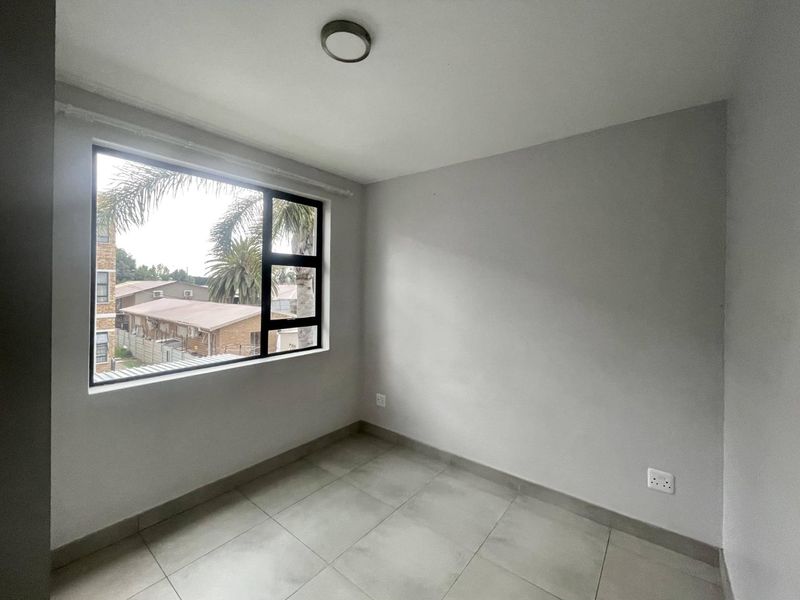 Modern Living in Centurion: Your Chic 2-Bedroom Sanctuary Awaits! - Photo 5