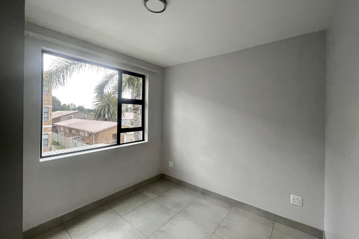 Modern Living in Centurion: Your Chic 2-Bedroom Sanctuary Awaits! - Photo 5