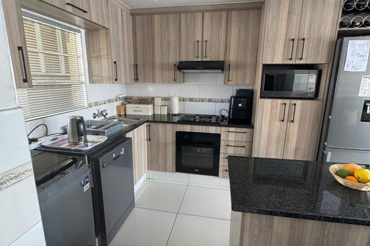 Modern, Clean and Just Renovated - Photo 5