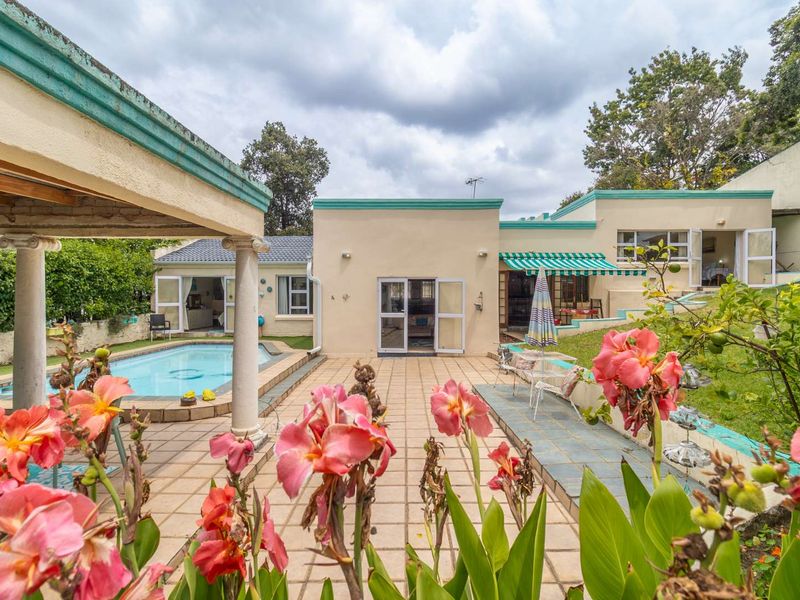 Charming Spacious Solid Family Home in Randpark Ridge - Photo 3