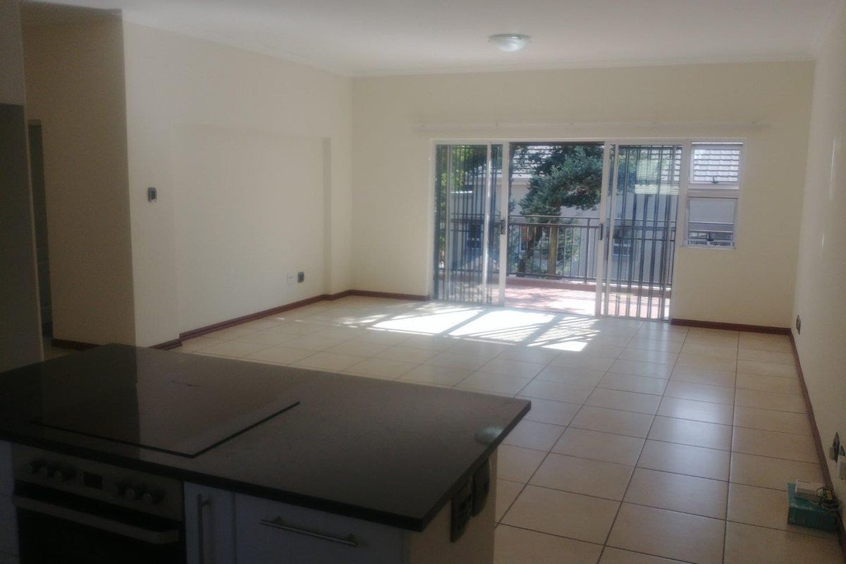 TREMENDOUS 2 BED 2 BATH APARTMENT IN THE BEAUTIFUL ARE OF PARKVIEW - Photo 4