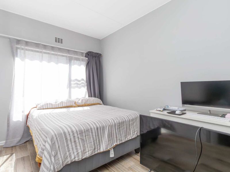 YOUR NEXT CHAPTER AWAITS YOU. - Photo 8