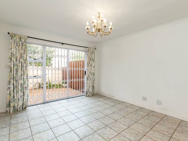 Charming One Bedroom Apartment with Entertainment Patio in Newlands / Rondebosch Village - Photo 9
