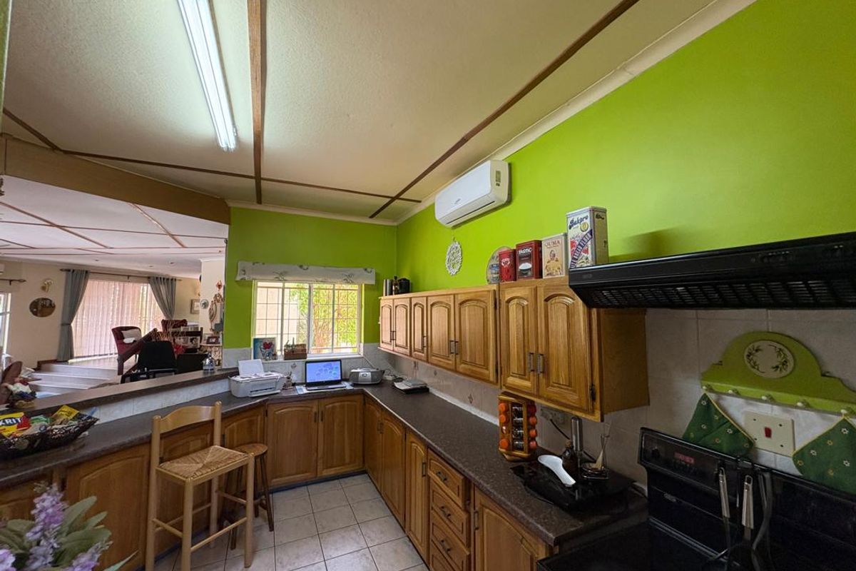 Large Plot - 3 Bedroom House - Plus Flat - Space - Garden & Pool - Photo 4