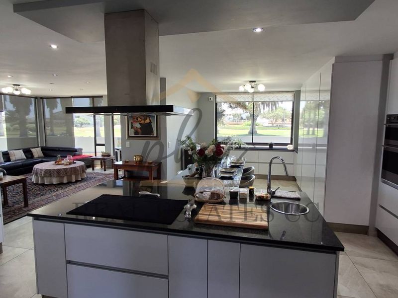 Two Double-Storey Houses with a separate flat on one erf - Registered in a CC - Photo 8