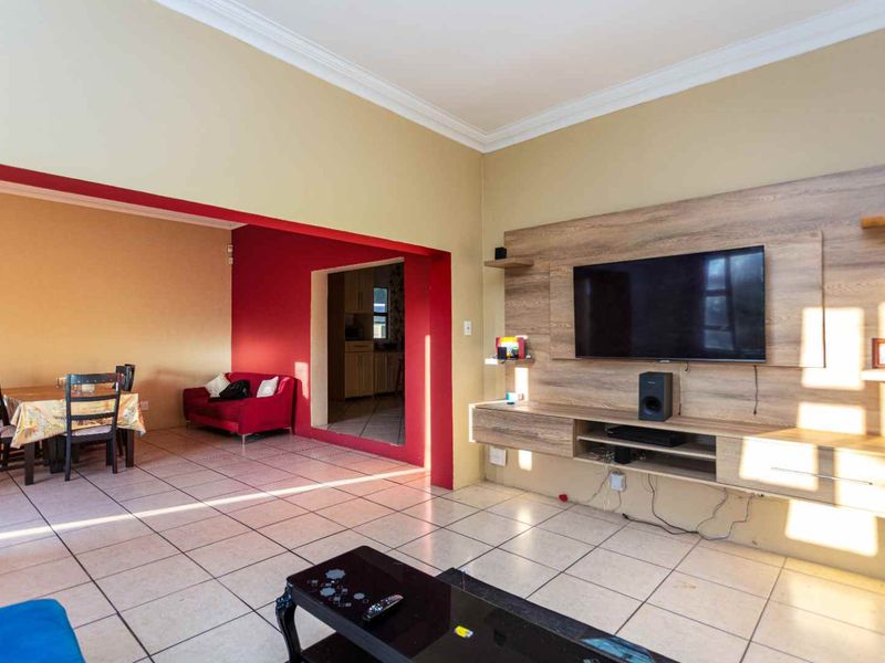 Blissful Duel Living Home For Sale In Bothasig - Photo 3