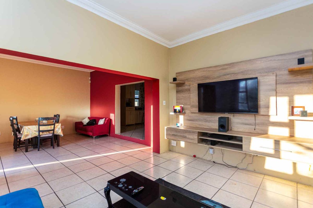 Blissful Duel Living Home For Sale In Bothasig - Photo 3