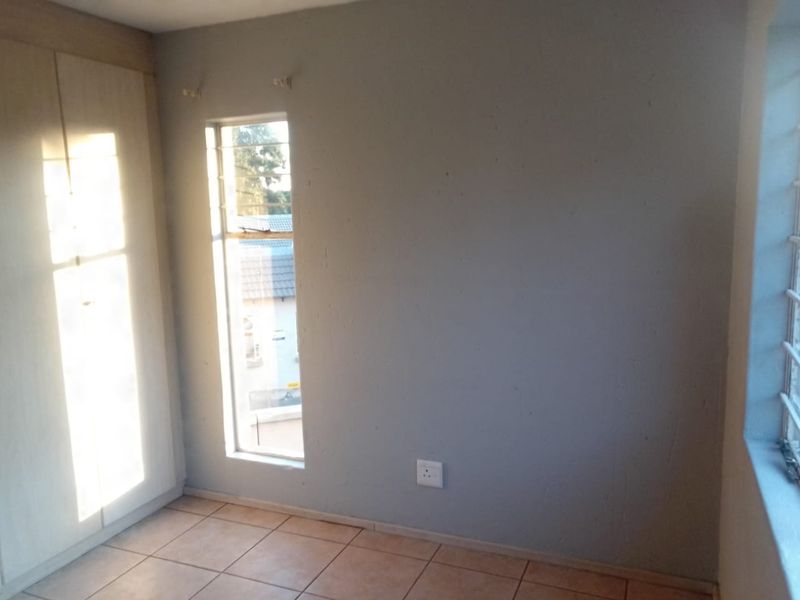 Apartment Flat for Rent in Park Square Klippoortjie Boksburg - Photo 10