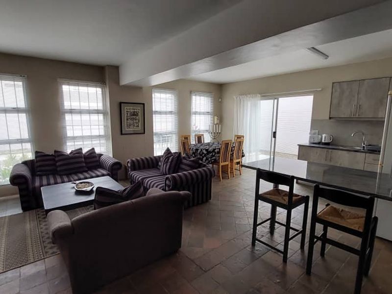 FOR RENT:  AVAILABLE AS FROM 8 APRIL 2026 - SPACIOUS & VERSATILE 4-BEDROOM HOME, VINETA , SWAKOPMUND - Photo 2