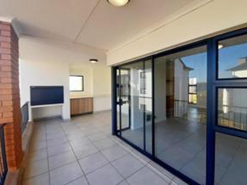Modern 3 Bedroom Apartment to Let in Ballito - Photo 3