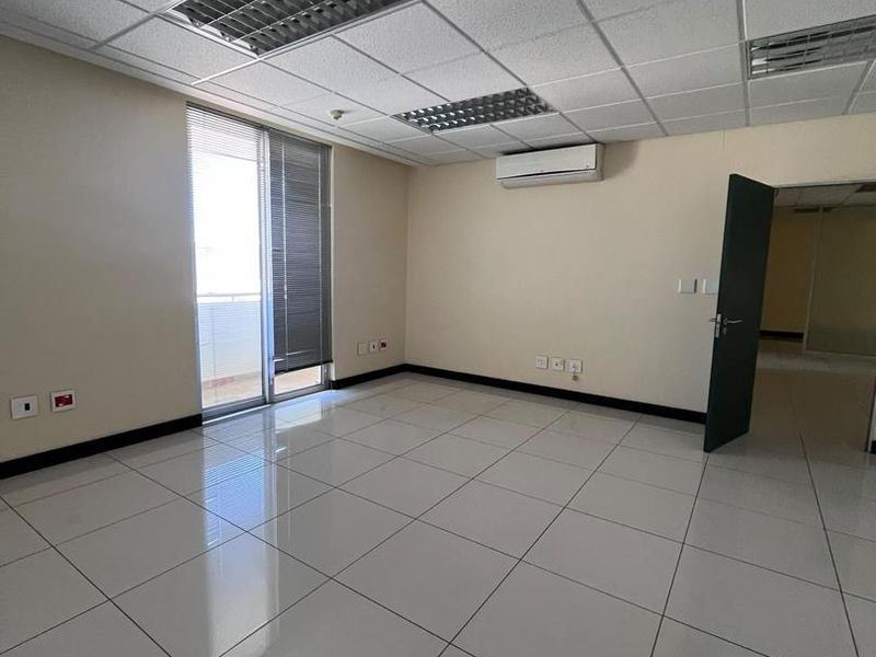 OFFICE SPACE TO LET IN AUSSPANPLATZ - Photo 5