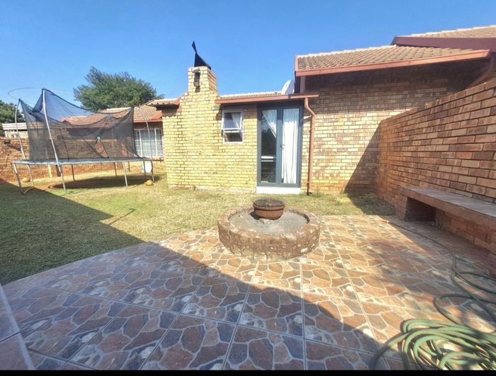 Property #2569103, Townhouse For Sale in Meyerspark
