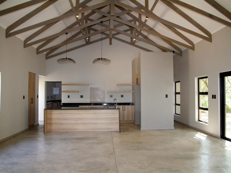 Make a move to the Lowveld bush. - Photo 4