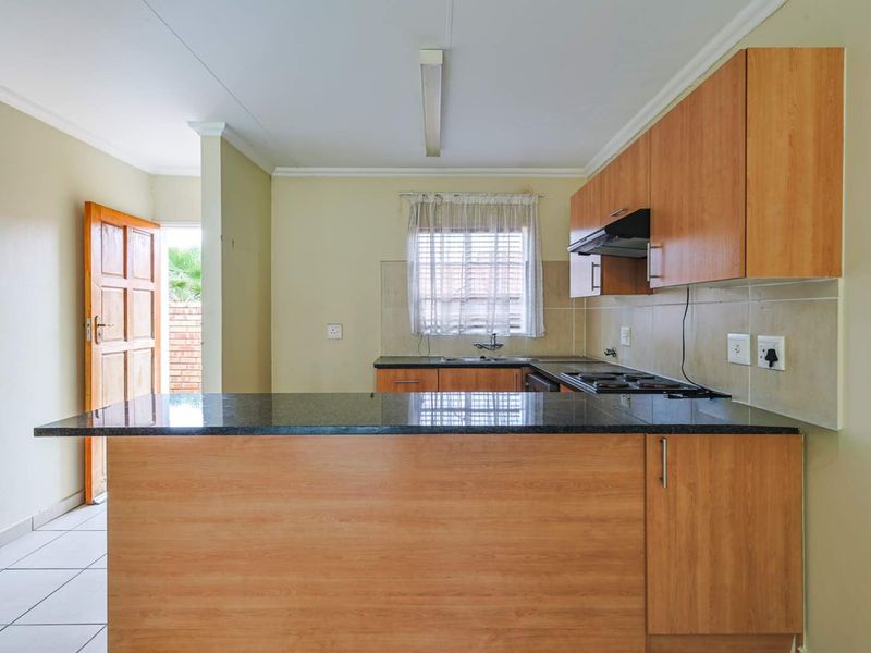 Charming 2BR Townhouse in Arabella Awaits You - Photo 8