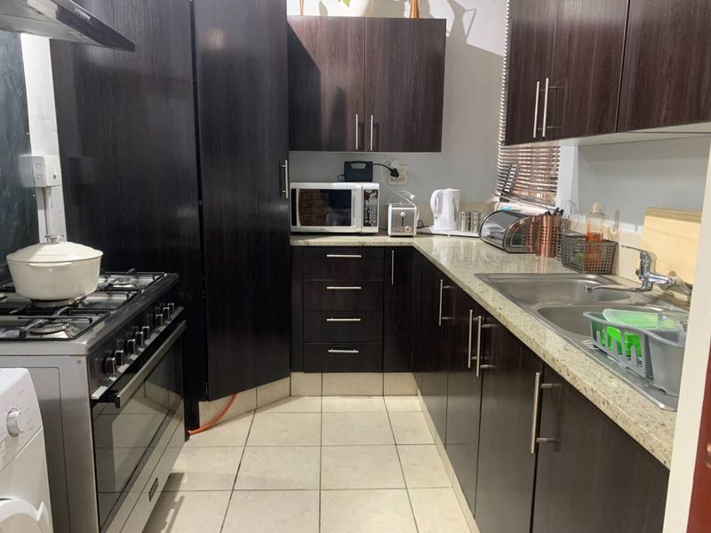 Charming 2-Bedroom Duplex for Sale in Hill Linmeyer Gardens Village - Photo 7