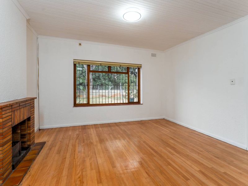 Charming Corner-Plot Home Opposite Royal Cape Golf Course - Photo 7