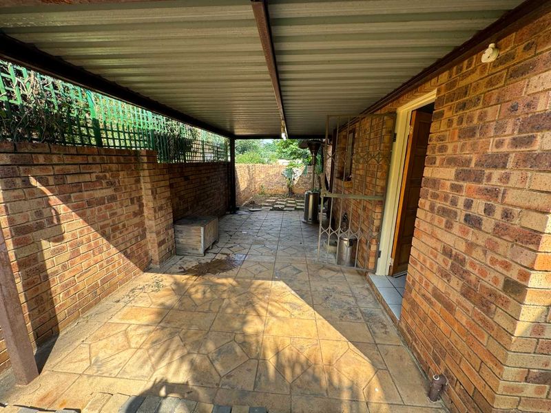 Stunning 3 bedroom townhouse to rent in Weltevredenpark - Photo 7