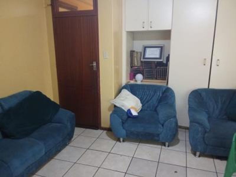 Large Home with 2 Cottages for Sale - Photo 5