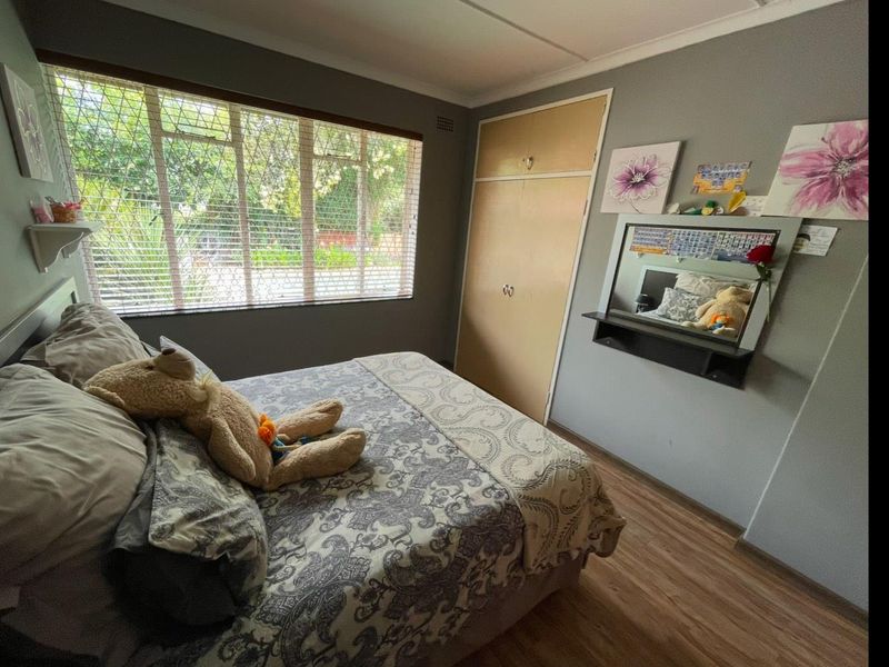 3 Bedroom home in Strathmore Park for sale - Photo 8