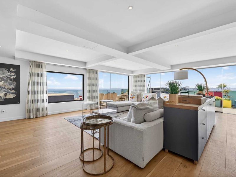 Skyline Penthouse Masterpiece in Sea Point - Photo 7