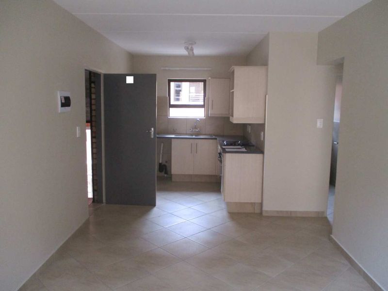 2 BEDROOM FLAT TO RENT IN PHILIP NEL PARK - Photo 8