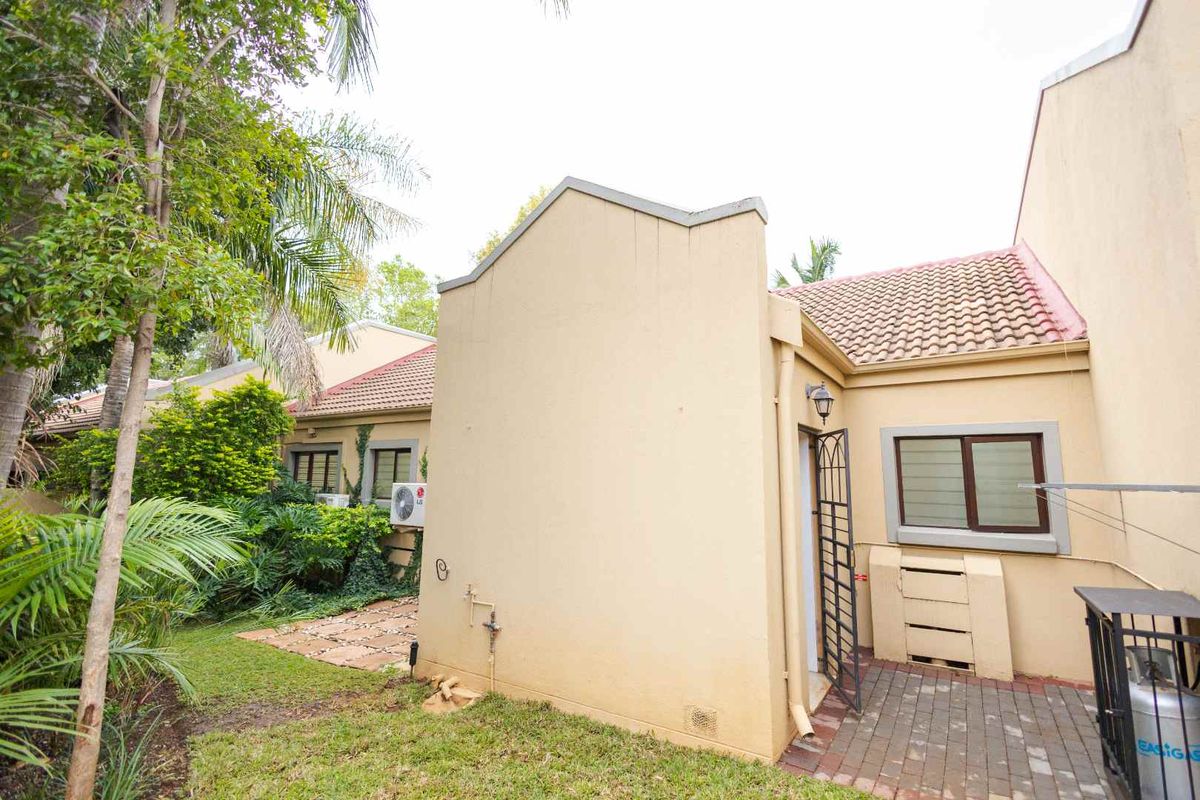 Newly Renovated 3 Bedroom Within Lifestyle Estate - Photo 4