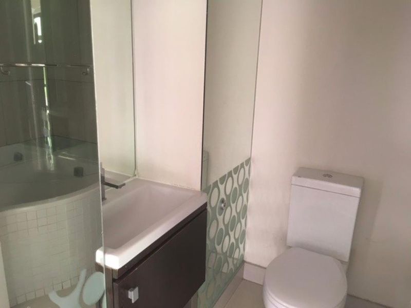 2 bedroom 1 bath Apartment in Rivonia - Photo 8