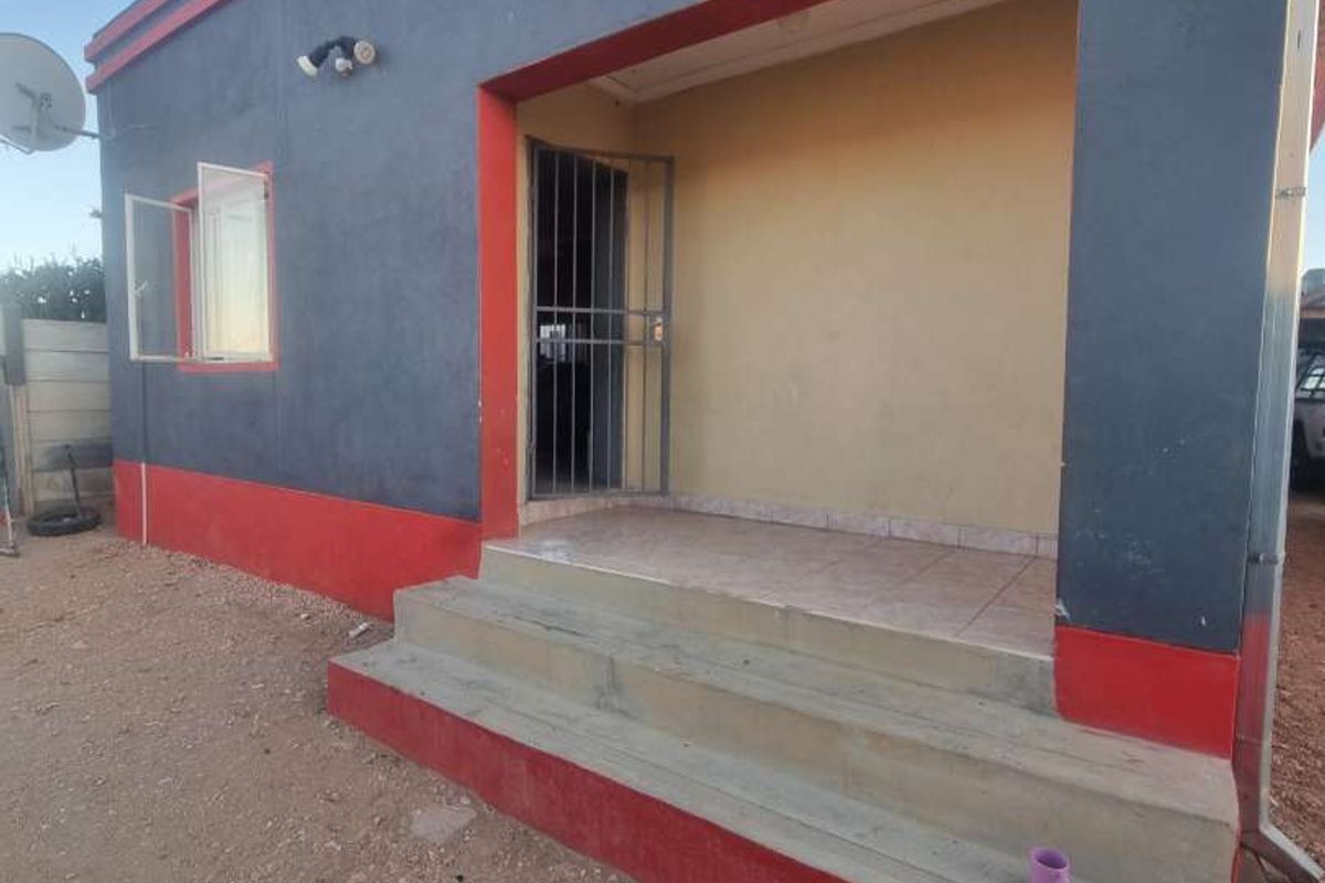HOUSE FOR SALE IN GREENWELL, KATUTURA - Photo 2