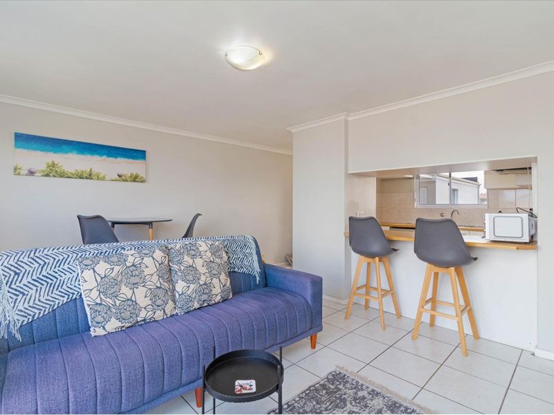 Fully Furnished 2 bedroom in Coral Rd - Photo 6