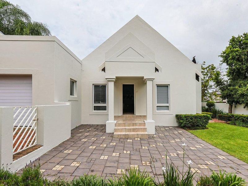 Elegant Furnished Family Home to Rent in Silver Lakes Golf Estate - Photo 4