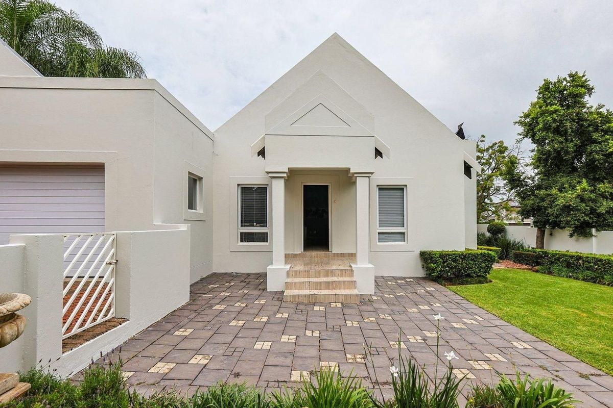 Elegant Furnished Family Home to Rent in Silver Lakes Golf Estate - Photo 4