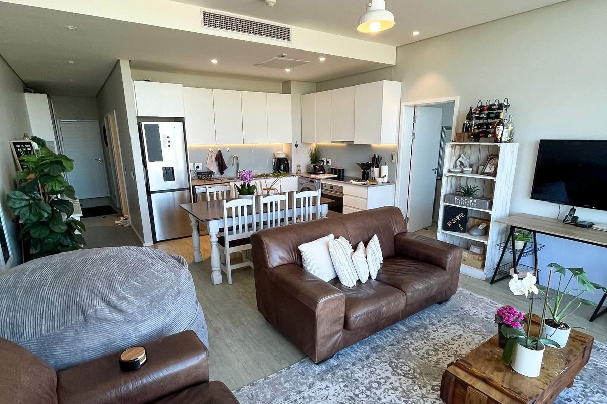 Ultra Modern, breath taking Mountain and Tablebay views - Photo 4