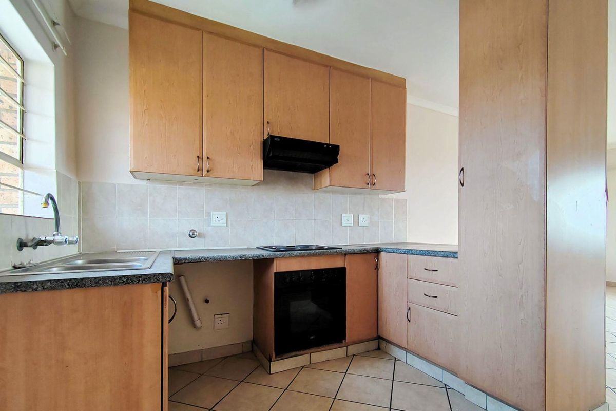 Perfect 2Bedroom Ground Floor Apartment! - Photo 4