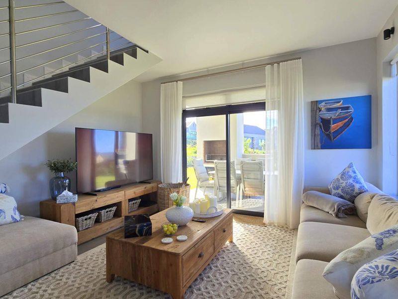Cozy family home offering stunning sea views from the upstairs bedrooms, - Photo 9