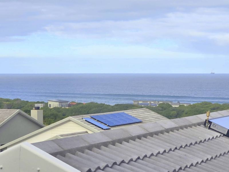 Cozy family home with endless sea views - Photo 2