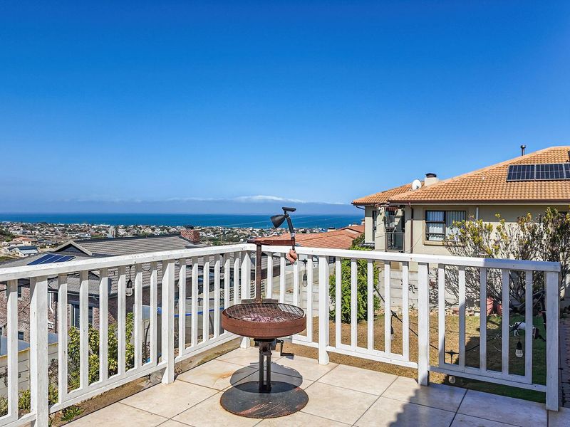 Exclusive Sole Mandate. North facing family home with sea view! - Photo 3
